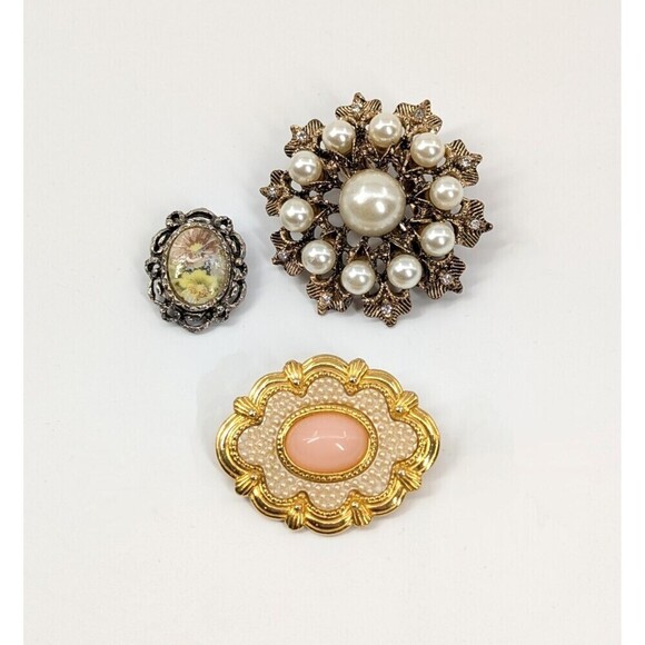 3 Vintage Brooch Avon Victorian Spring Faux Pearl Hand Painted Pin Romantic - Picture 1 of 14